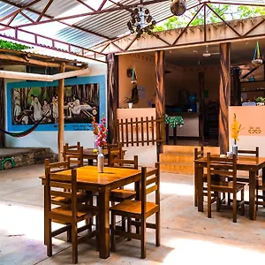 Hostel Yaxche Centro Y Bacalar